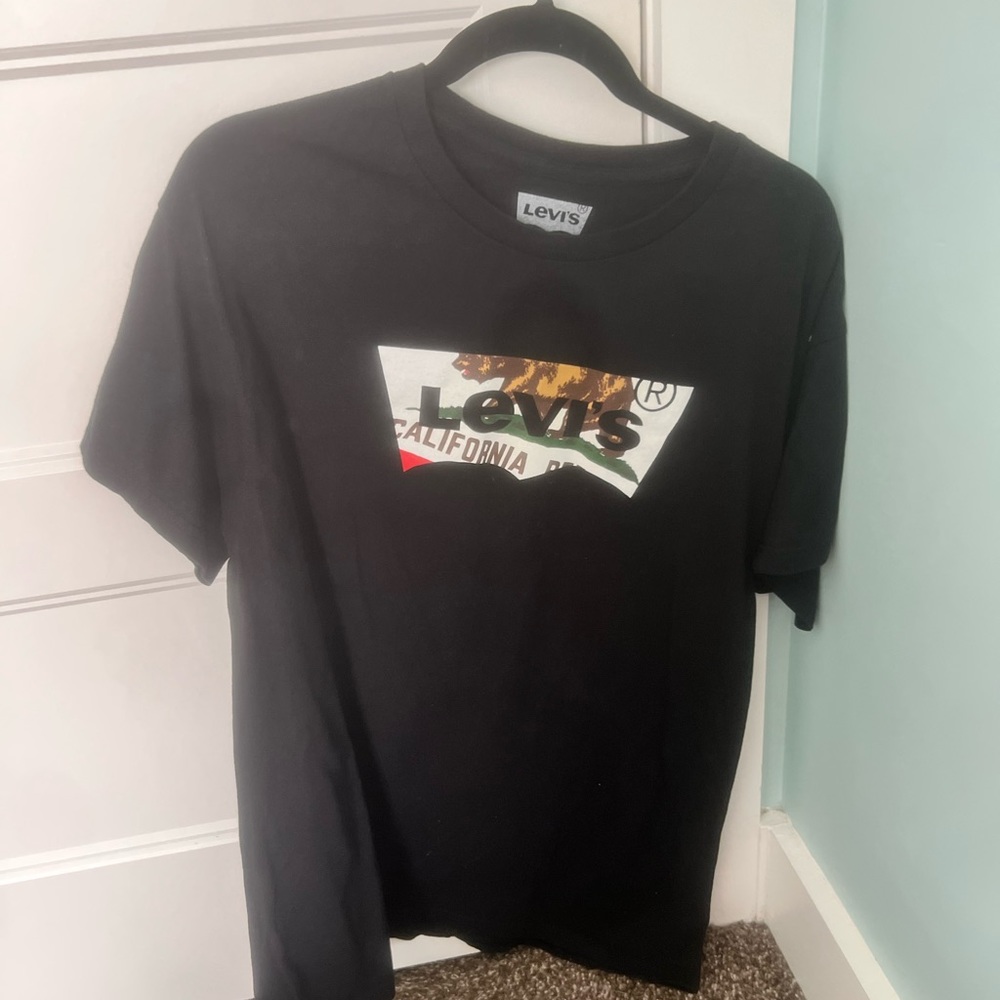 Levi short sleeve shirt